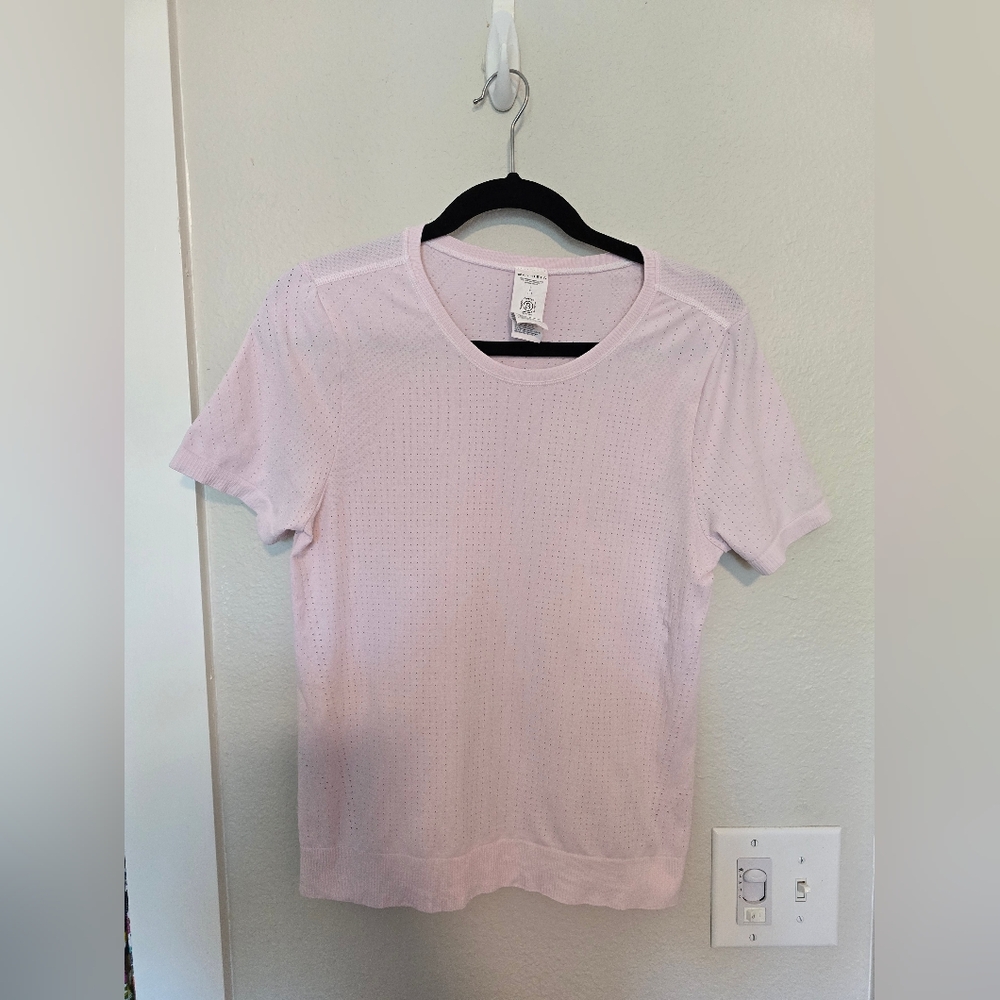 Athleta Short Sleeve Lilac Top Size Small